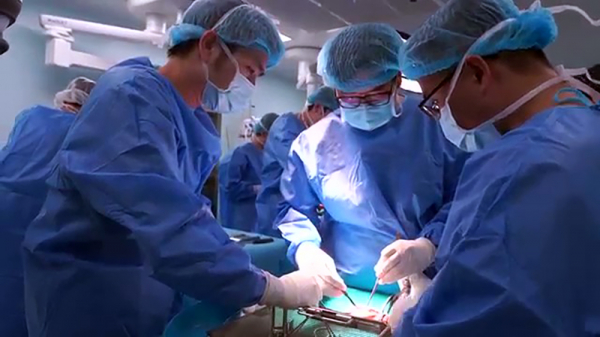 Bệnh nhân đầu tiên ở Việt Nam điều trị ung thư xương bằng ni tơ lỏng -0