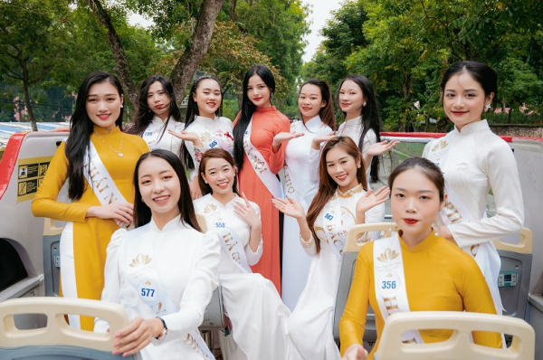 Thí sinh Hoa hậu Du lịch Việt Nam 2022 rạng rỡ khám phá Thủ đô trước thềm Bán kết -2