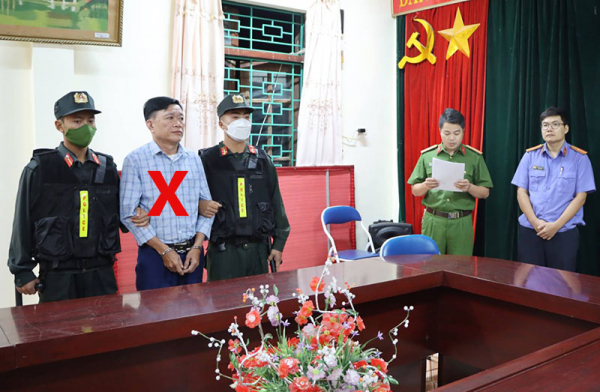 Chiếm đoạt tiền dự án hỗ trợ hộ khó khăn, Chủ tịch xã Can Hồ ở Lai Châu bị bắt -0