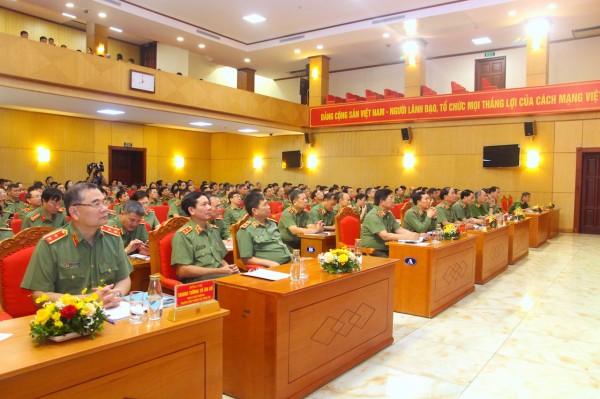 Phát triển kinh tế - xã hội, bảo đảm quốc phòng, an ninh vùng Đông Nam Bộ -1