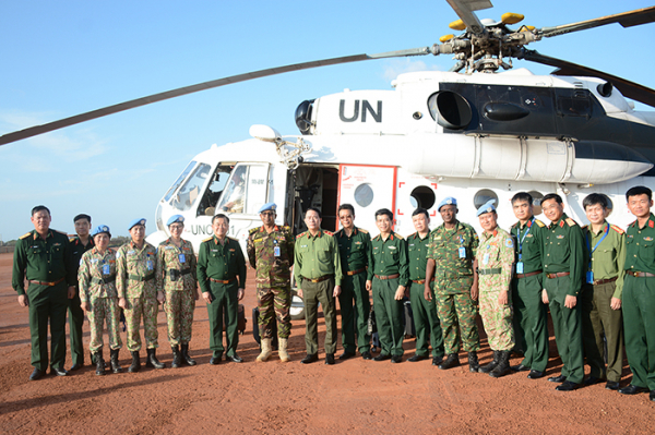 Deputy Minister Le Quoc Hung visits Vietnamese forces at UNISFA Mission -0