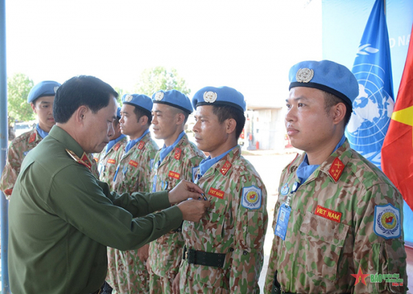 Deputy Minister Le Quoc Hung visits Vietnamese forces at UNISFA Mission -0