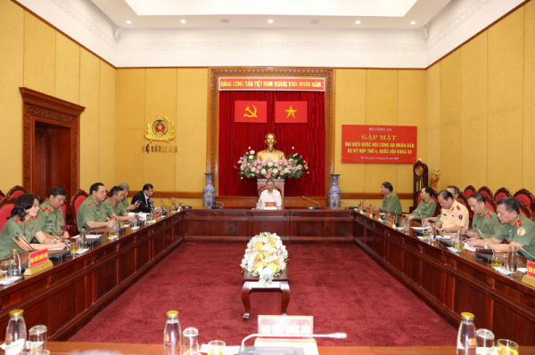 Minister To Lam hosts meeting with NA deputies working in the People's Public Security -0
