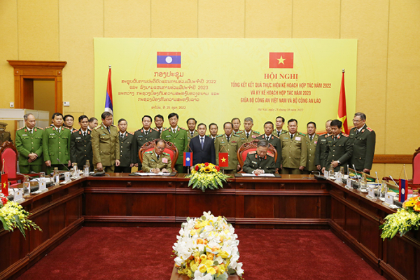 Lực lượng Công an Việt Nam- Lào thắt chặt hơn nữa quan hệ hợp tác -1