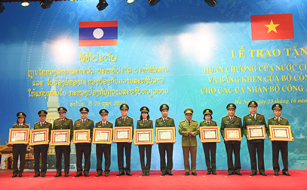 Trao Huân, Huy chương tặng các cá nhân tiêu biểu của Bộ Công an -0
