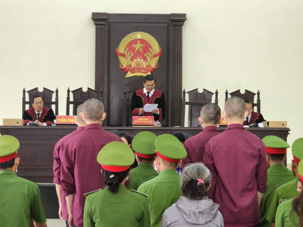 Sau phiên phúc thẩm, nhiều bị cáo trong “Tịnh thất Bồng Lai” có thể bị khởi tố thêm 2 tội danh -0