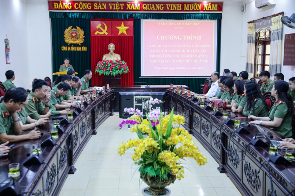 Báo CAND tổ chức chuyến sinh hoạt chính trị, “về nguồn” tại Ninh Bình -0