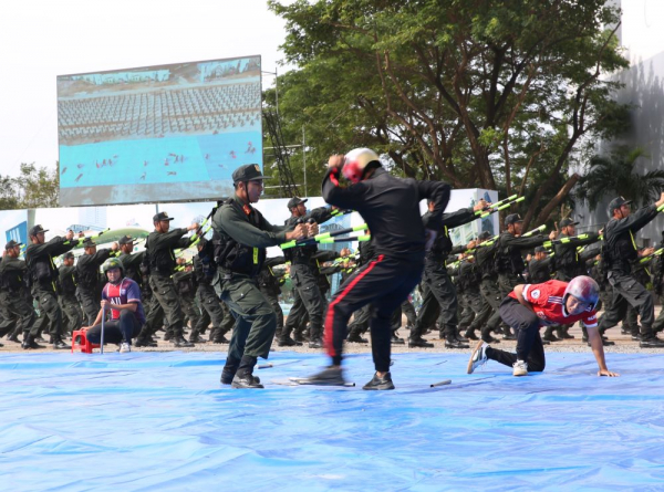 Diễn tập tình huống phòng thủ an ninh trật tự tại TP Hồ Chí Minh -0