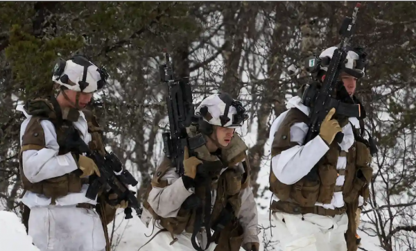 Na Uy nâng mức cảnh báo quân đội trước các diễn biến căng thẳng tại Ukraine -0