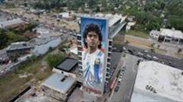 Bức chân dung Maradona cao nhất thế giới -0