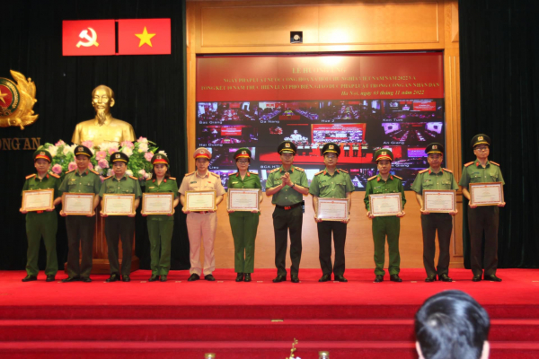 Bộ Công an tổ chức Lễ hưởng ứng Ngày Pháp luật Việt Nam -0