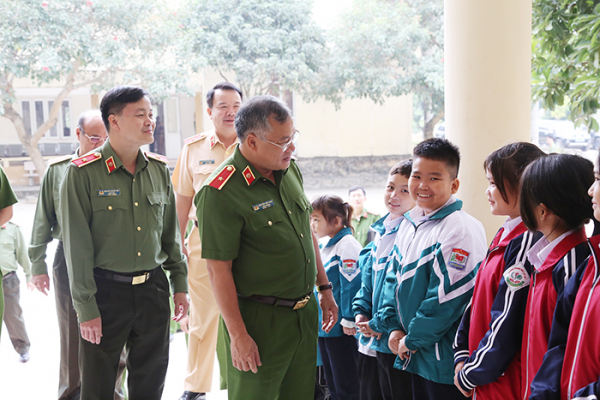 Đấu tranh mạnh với các loại tội phạm góp phần  đảm bảo ANTT trên địa bàn -1