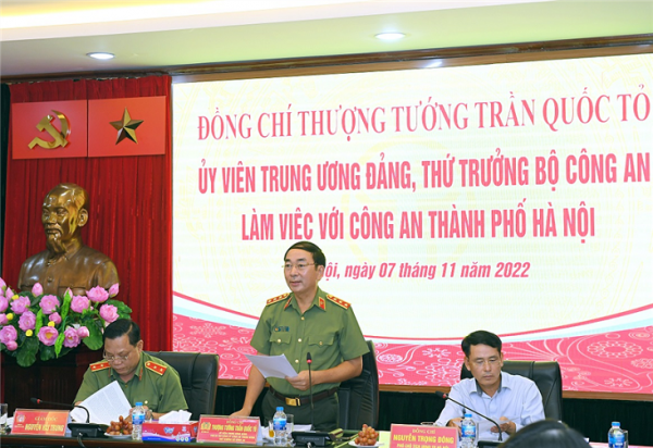 Deputy Minister Tran Quoc To works with Hanoi city police -0