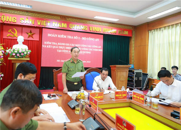 Deputy Minister Tran Quoc To inspects Hai Duong Provincial Police Department -0