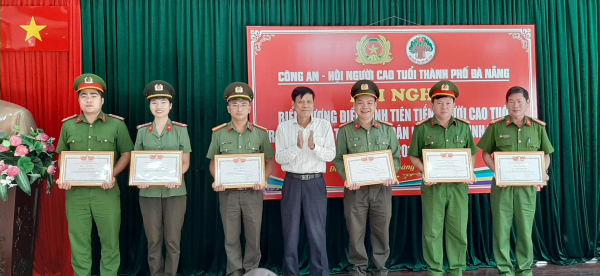 Đà Nẵng: Người cao tuổi đã thể hiện vai trò nòng cốt trong công tác phòng, chống tội phạm, tệ nạn xã hội tại địa phương -1