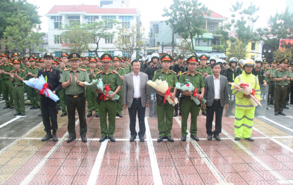 Công an tỉnh Thừa Thiên-Huế ra quân đảm bảo ANTT dịp Tết nguyên đán Quý Mão -0