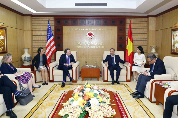 Minister To Lam receives US Ambassador to Vietnam -0