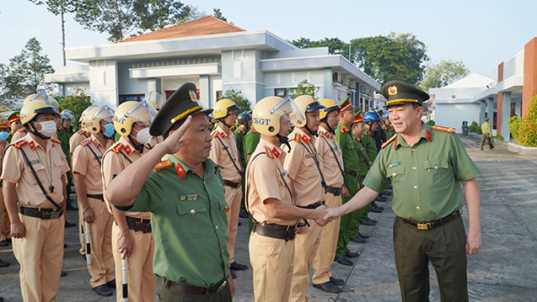 Công an các địa phương ra quân (ghép) -0