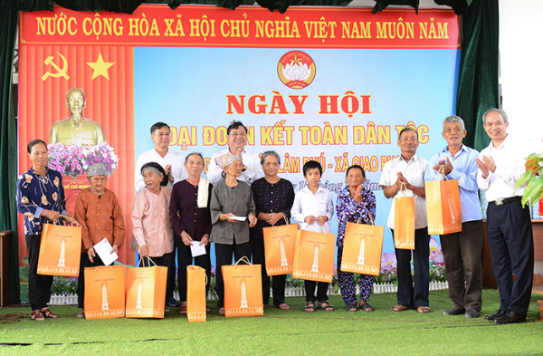 Thứ trưởng Nguyễn Duy Ngọc dự Ngày hội “Đại đoàn kết toàn dân tộc” tại khu dân cư Lâm Phú -1