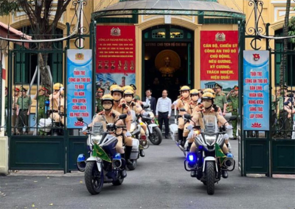 Hanoi police launch anti-crime campaign as the festive season coming -0