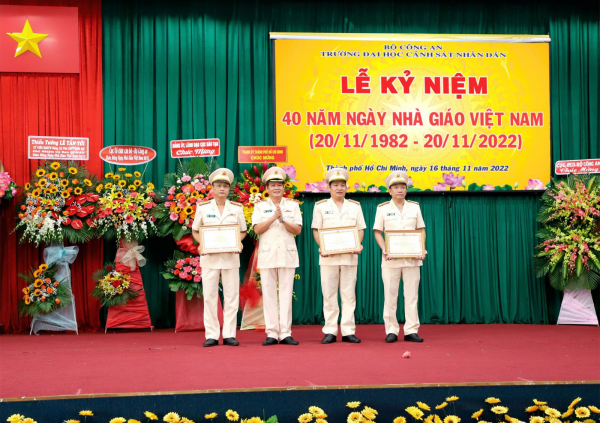 Trường Đại học Cảnh sát Nhân dân kỷ niệm 40 năm ngày Nhà giáo Việt nam -0