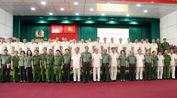 Trường Đại học Cảnh sát Nhân dân kỷ niệm 40 năm ngày Nhà giáo Việt nam -0