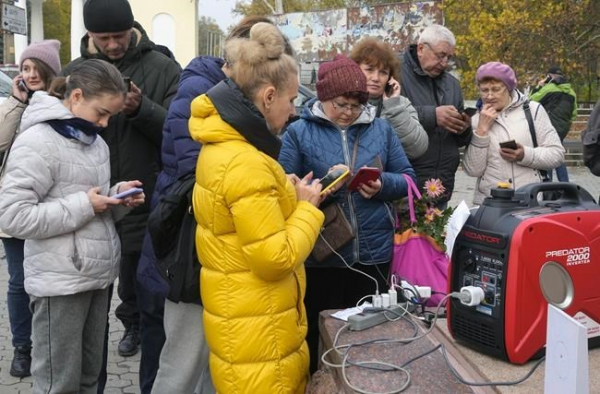Tuyết bắt đầu rơi ở Ukraine, hơn 10 triệu người vẫn mất điện -0