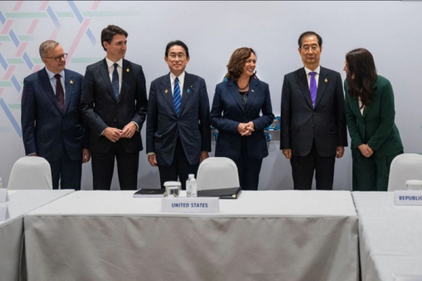 Hội nghị APEC gián đoạn vì tin Triều Tiên phóng tên lửa -0