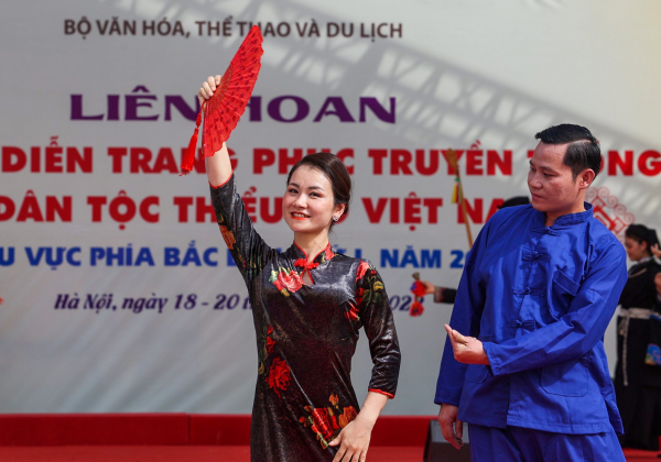 Chiêm ngưỡng trang phục truyền thống của các dân tộc Việt Nam -4