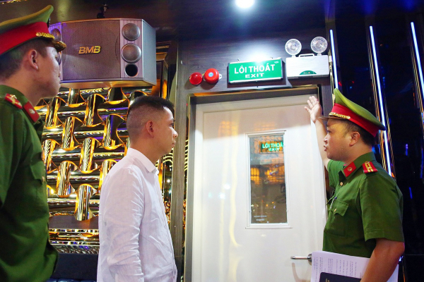 Hơn 300 cơ sở karaoke tại Hà Nội bị đình chỉ, tạm đình chỉ -1
