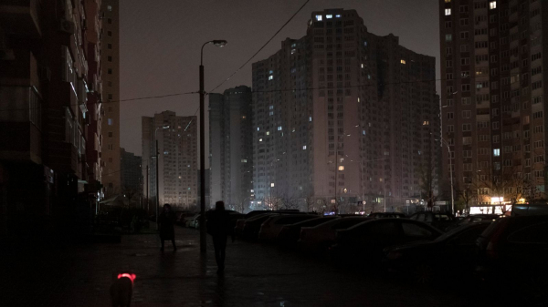 Tuyết bắt đầu rơi ở Ukraine, hơn 10 triệu người vẫn mất điện -0