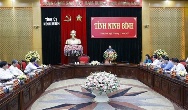PM urges Ninh Binh to push ahead with economic restructuring -0