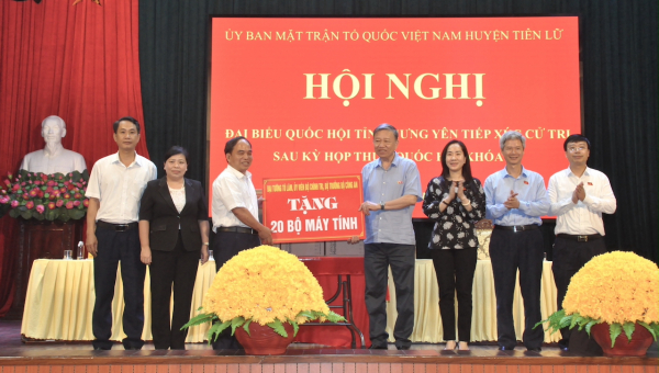 Bộ trưởng Tô Lâm tiếp xúc cử tri huyện Tiên Lữ -0