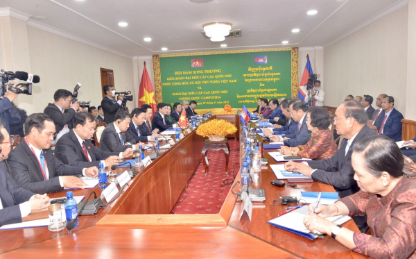 Chủ tịch Quốc hội Việt Nam và Campuchia hội đàm, ký kết thỏa thuận hợp tác -0
