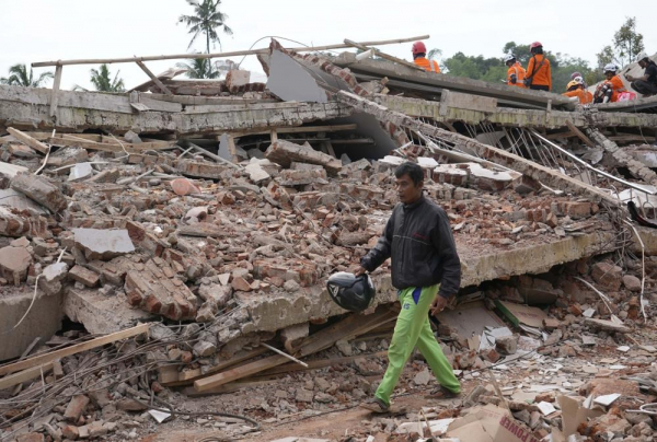 Why was Indonesia’s shallow quake so deadly? -0