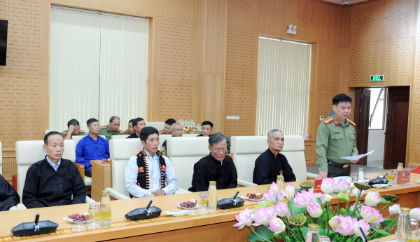 Bộ Công an gặp mặt Đoàn đại biểu người uy tín trong dân tộc thiểu số tỉnh Lai Châu -0