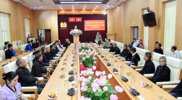 Bộ Công an gặp mặt Đoàn đại biểu người uy tín trong dân tộc thiểu số tỉnh Lai Châu -0