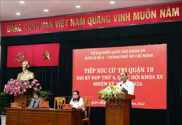 Chủ tịch nước Nguyễn Xuân Phúc tiếp xúc cử tri TPHCM -0