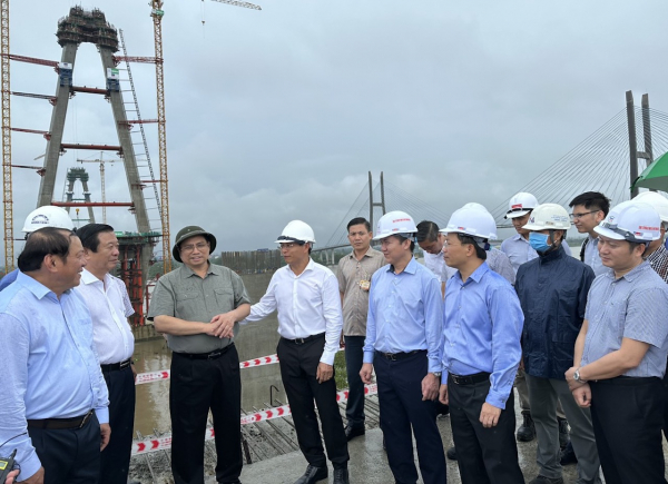 Thủ tướng Phạm Minh Chính kiểm tra dự án cầu Mỹ Thuận 2 và cao tốc Mỹ Thuận - Cần Thơ -0