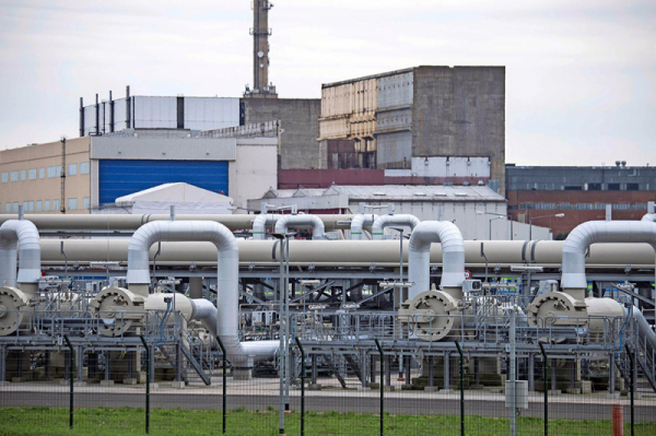 Mùa Đông vừa tới, Gazprom cảnh báo cắt bớt khí đốt sang châu Âu -0