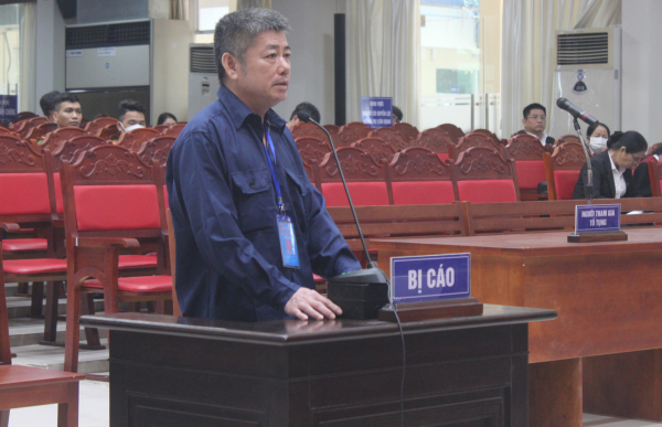 “Đại án” 200 triệu lít xăng lậu:  Nguyễn Hữu Tứ và người tình xin giảm nhẹ hình phạt -0