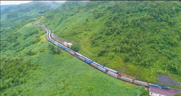 Railway through Hai Van Pass needs 53.5 million USD for upgrade -0