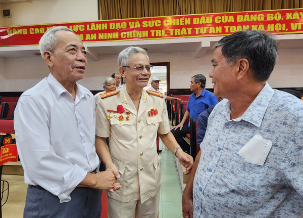 Gặp mặt kỷ niệm 60 năm Ngày thành lập Ban An ninh Đặc khu Quảng Đà -0