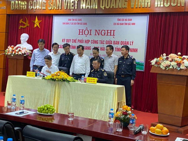 Ban Quản lý các Khu công nghiệp Bắc Giang và Cục Hải quan tỉnh Bắc Ninh ký quy chế phối hợp công tác -0