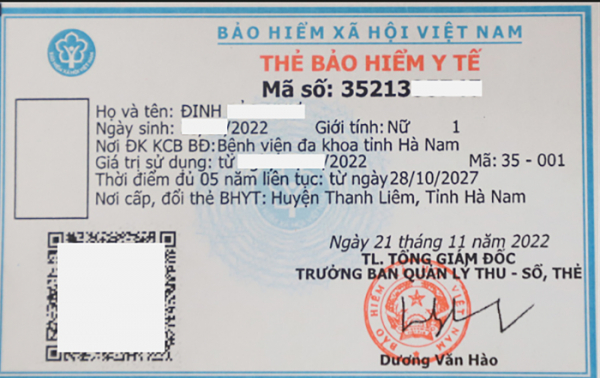Bé gái đầu tiên trên cả nước được cấp giấy khai sinh, thẻ BHYT qua dịch vụ công liên thông -0