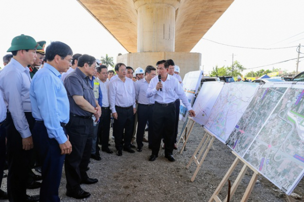 Thủ tướng kiểm tra các dự án hạ tầng quan trọng tại TPHCM -0