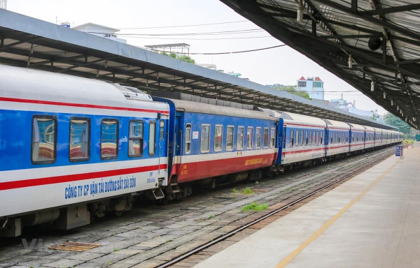 Chạy thêm hơn 20 chuyến tàu đi Vinh, Đà Nẵng cao điểm Tết -0