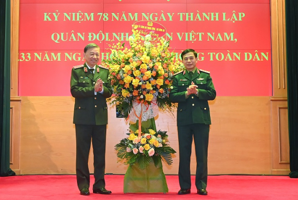 Leaders of Ministry of Public Security and the Ministry of National Defense celebrate the 78th founding anniversary of Vietnam People's Army - 1