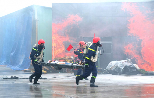 Đà Nẵng: Chữa cháy ứng biến nhanh và an toàn công tác cứu hộ khi các Khu công nghiệp xảy ra cháy lớn  -0