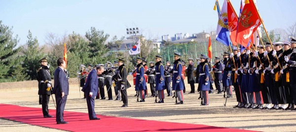 Tổng thống Hàn Quốc đón Chủ tịch nước Nguyễn Xuân Phúc theo nghi thức cao nhất -0
